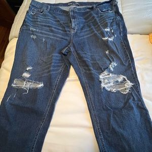 Old Navy Women’s Size 26 Mid Rise Boyfriend Ripped Jeans